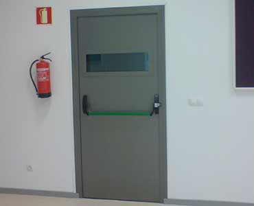 puerta con visor acustico